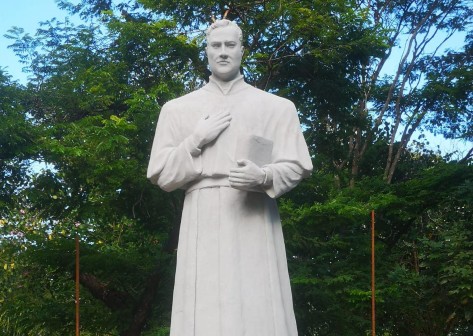 Estatua homenaje al Pa'i García